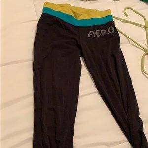 aero yoga pants black